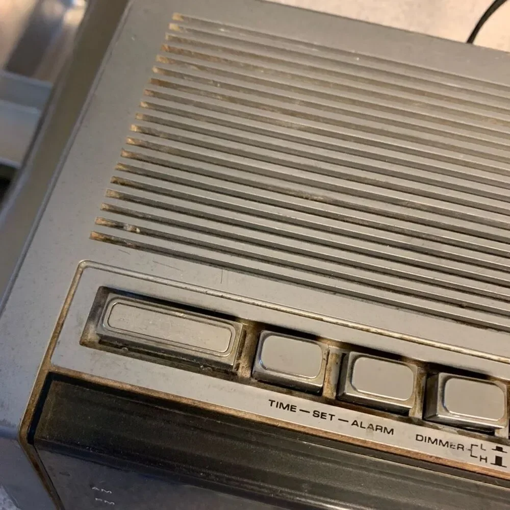 Kmart Model No. 30-41 Clock Radio *Only Clock Works-Read*